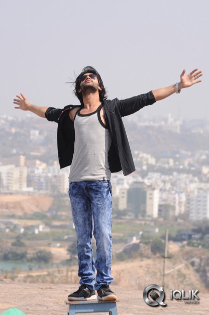 Mirchi Lanti Kurradu